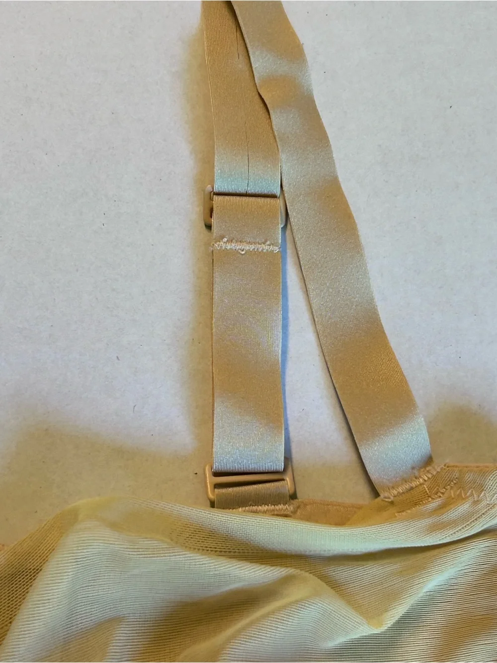 NWT SKIMS No Show Adjustable Molded Unlined Balconette Bra Sand 34DDD - Picture 3 of 9